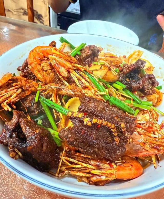 小布破解抢七魔咒背靠背进决赛，王欣瑜被称成柏林500赛最难姑娘