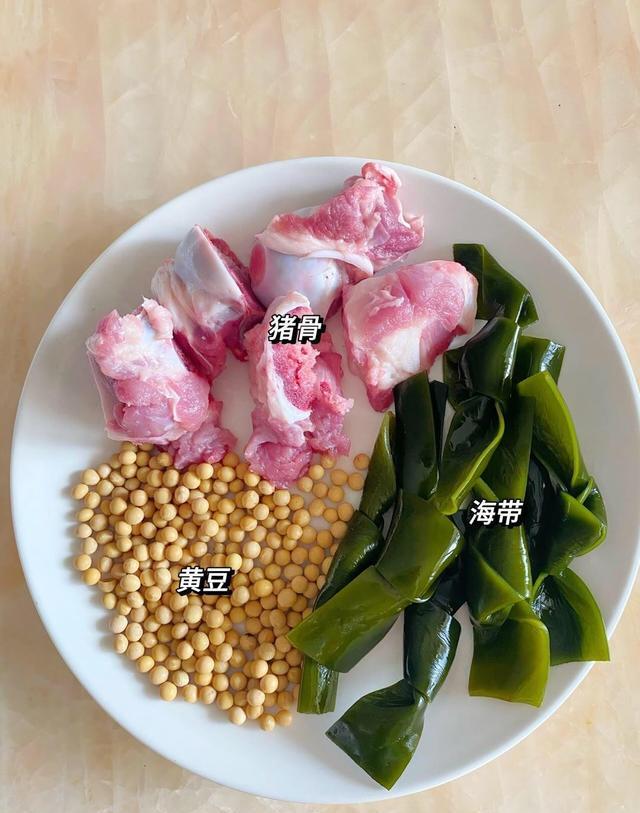记者:费内巴切仍在和曼城谈阿克转会费,预计700万+150万镑