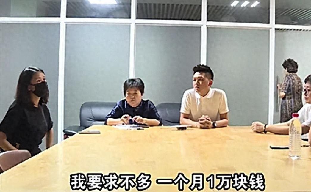MK体育老鹰1年1400万美元留住澳洲中锋,他们也是付出了不小的代价?
